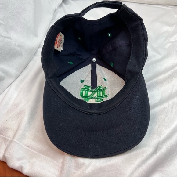 TOP OF THE WORLD NOTRE DAME FIGHTING IRISH MENS NAVY BLUE PHENOM FLEX CAP - Picture 9 of 9